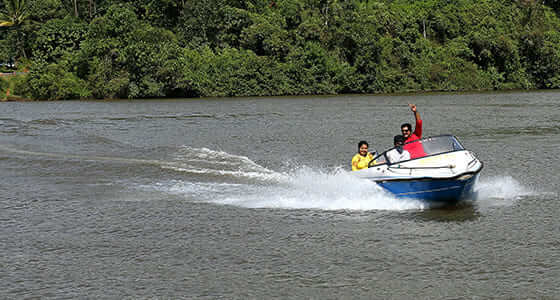 best honeymoon packages munnar