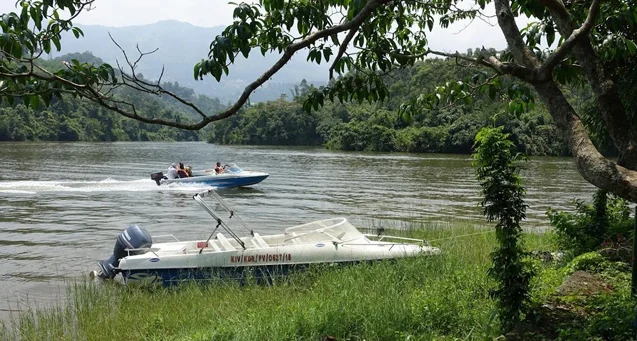 Sengulam Dam Boating